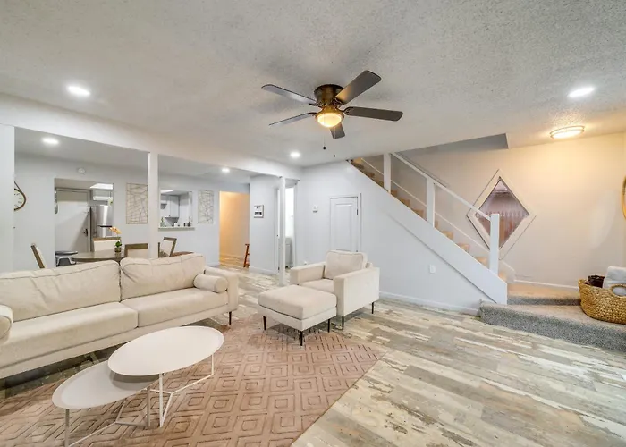 Pet-friendly Retreat W/ Yard, 12 Mi To Dtwn Holiday home *